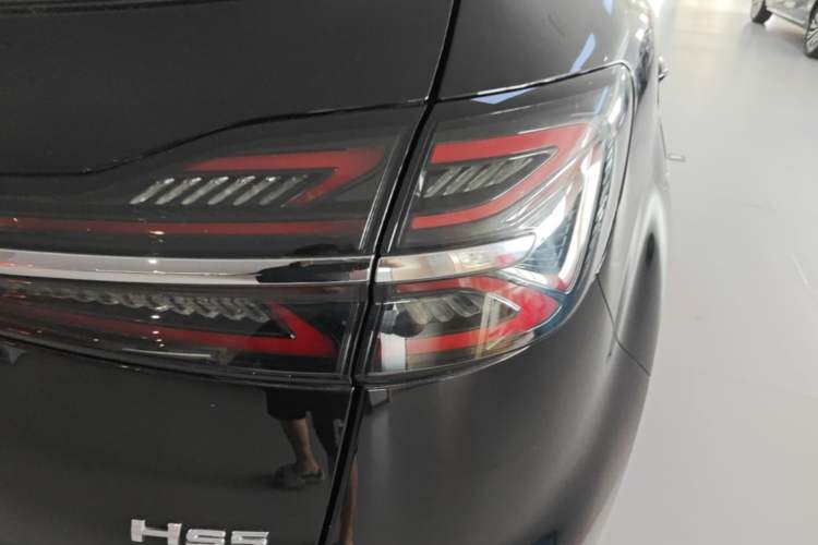 Used Hongqi HS5 2023 2.0T Qixiang Pro Edition Right Rear Taillight
