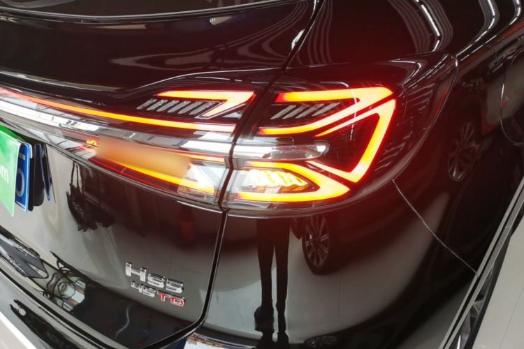 Used Hongqi HS5 2023 2.0T Qixiang Pro Edition Right Rear Taillight