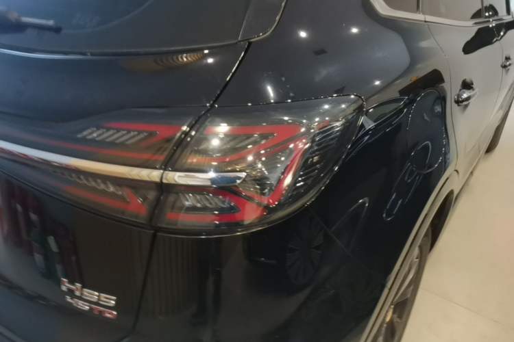 Used Hongqi HS5 2023 2.0T Qixiang Pro Edition Right Rear Taillight