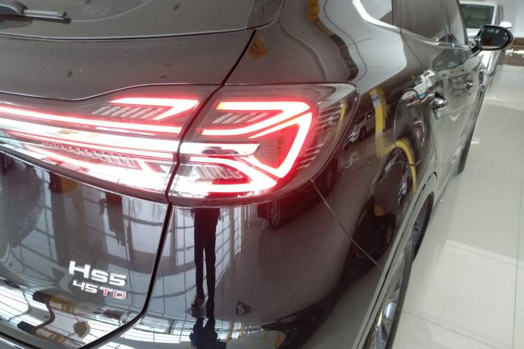 Used Hongqi HS5 2023 2.0T Qixiang Pro Edition Right Rear Taillight