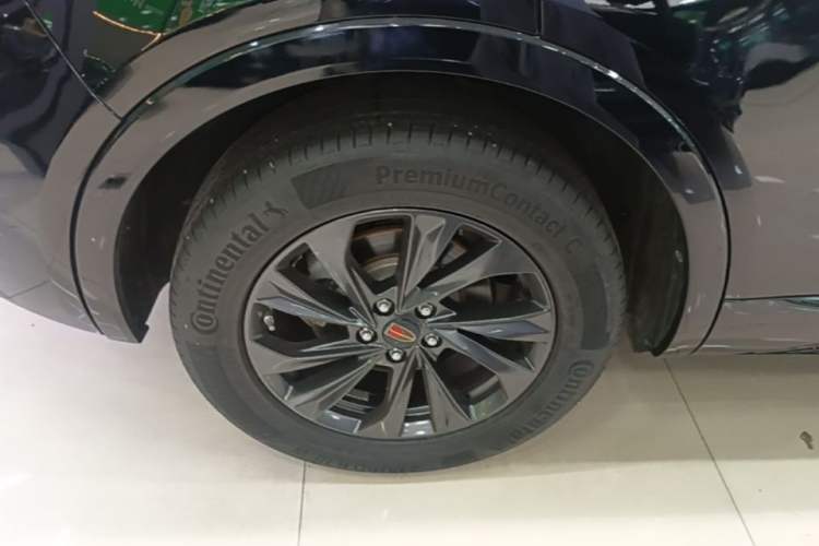 Used Hongqi HS5 2023 2.0T Qixiang Pro Edition Right Rear Wheel Hub