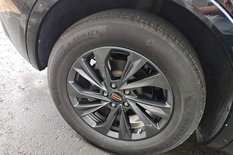 Used Hongqi HS5 2023 2.0T Qixiang Pro Edition Right Rear Wheel Hub