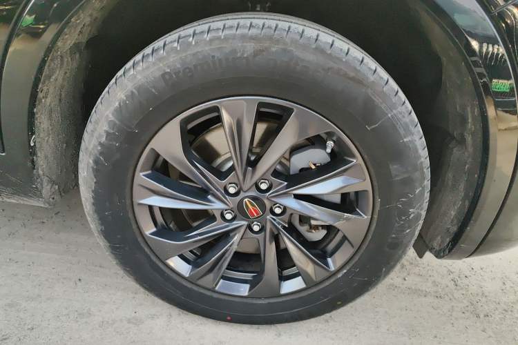 Used Hongqi HS5 2023 2.0T Qixiang Pro Edition Right Rear Wheel Hub