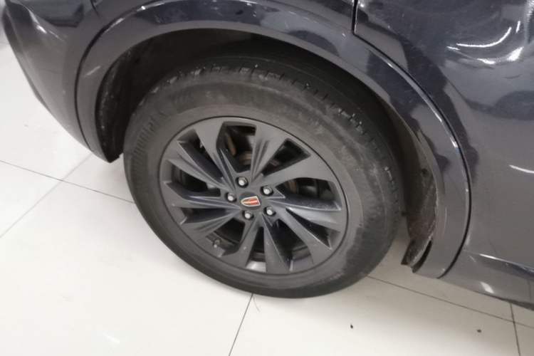 Used Hongqi HS5 2023 2.0T Qixiang Pro Edition Right Rear Wheel Hub