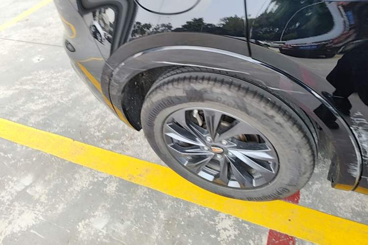Used Hongqi HS5 2023 2.0T Qixiang Pro Edition Right Rear Wheel Hub