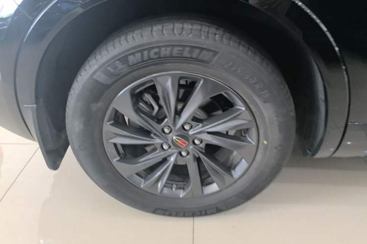 Used Hongqi HS5 2023 2.0T Qixiang Pro Edition Right Rear Wheel Hub
