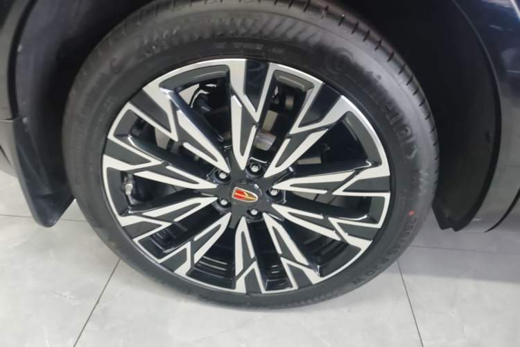 Used Hongqi HS5 2023 2.0T Four-Wheel Drive Flagship Pro Edition Right Rear Wheel Hub