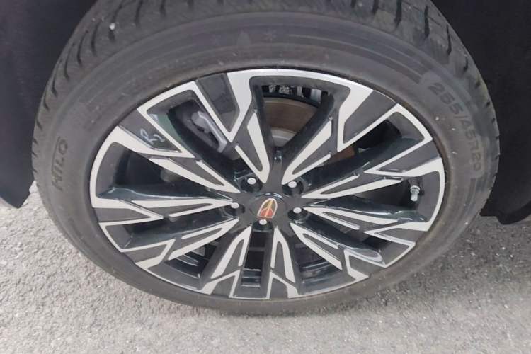 Used Hongqi HS5 2023 2.0T Four-Wheel Drive Flagship Pro Edition Right Rear Wheel Hub