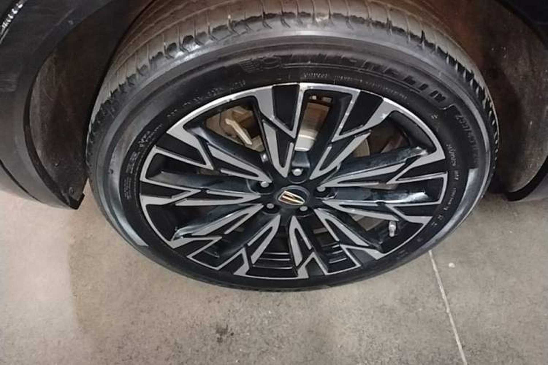 Used Hongqi HS5 2023 2.0T Four-Wheel Drive Flagship Pro Edition Right Rear Wheel Hub