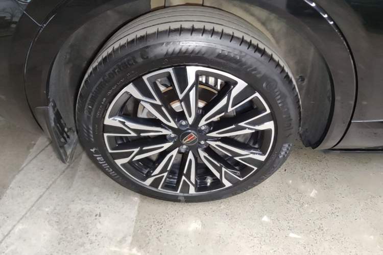 Used Hongqi HS5 2023 2.0T Four-Wheel Drive Flagship Pro Edition Right Rear Wheel Hub