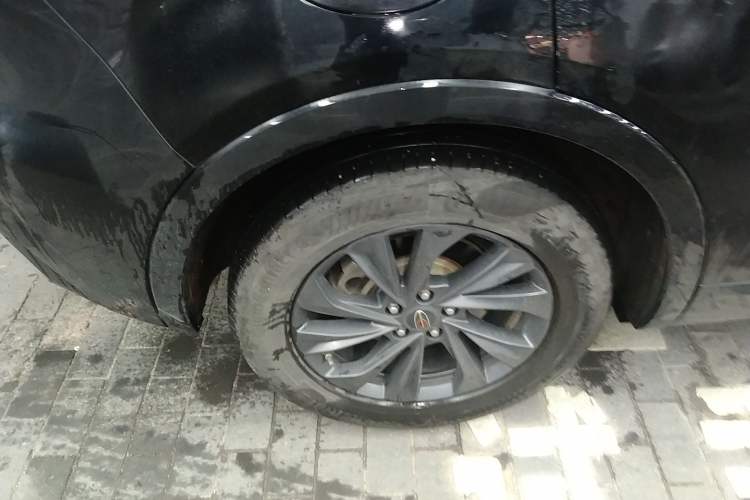 Used Hongqi HS5 2023 2.0T Qixiang Pro Edition Right Rear Wheel Hub