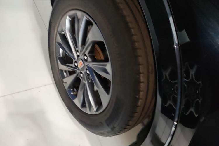 Used Hongqi HS5 2023 2.0T Qixiang Pro Edition Right Rear Wheel Hub