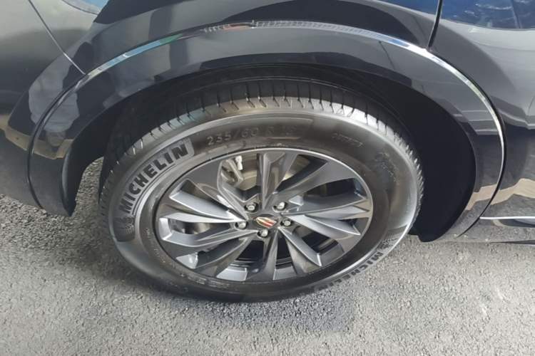 Used Hongqi HS5 2023 2.0T Qixiang Pro Edition Right Rear Wheel Hub