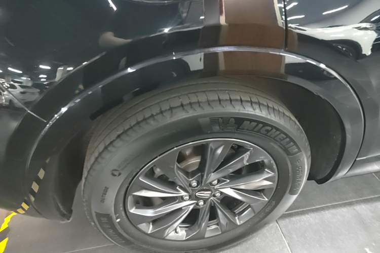 Used Hongqi HS5 2023 2.0T Qixiang Pro Edition Right Rear Wheel Hub