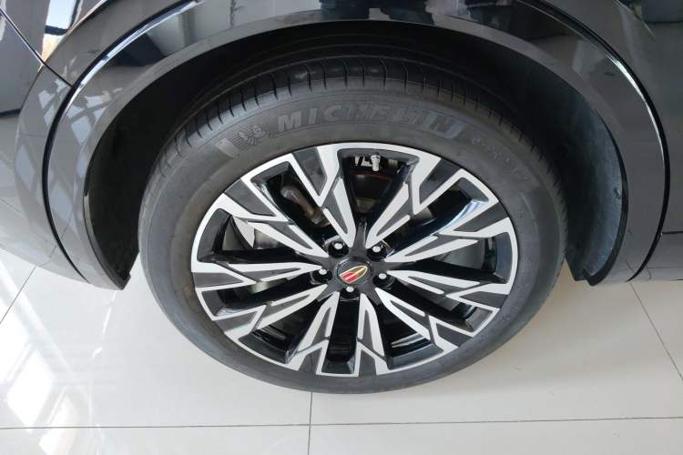 Used Hongqi HS5 2023 2.0T Four-Wheel Drive Flagship Pro Edition Right Rear Wheel Hub