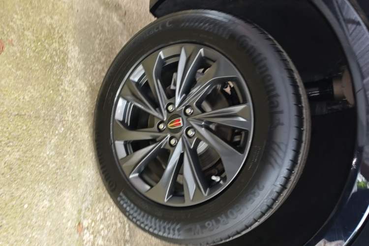 Used Hongqi HS5 2023 2.0T Qixiang Pro Edition Right Rear Wheel Hub