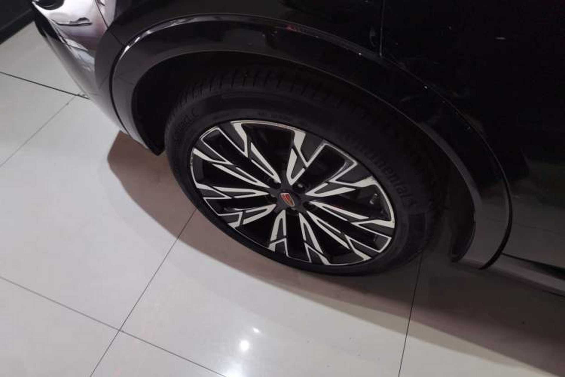 Used Hongqi HS5 2023 2.0T Four-Wheel Drive Flagship Pro Edition Right Rear Wheel Hub
