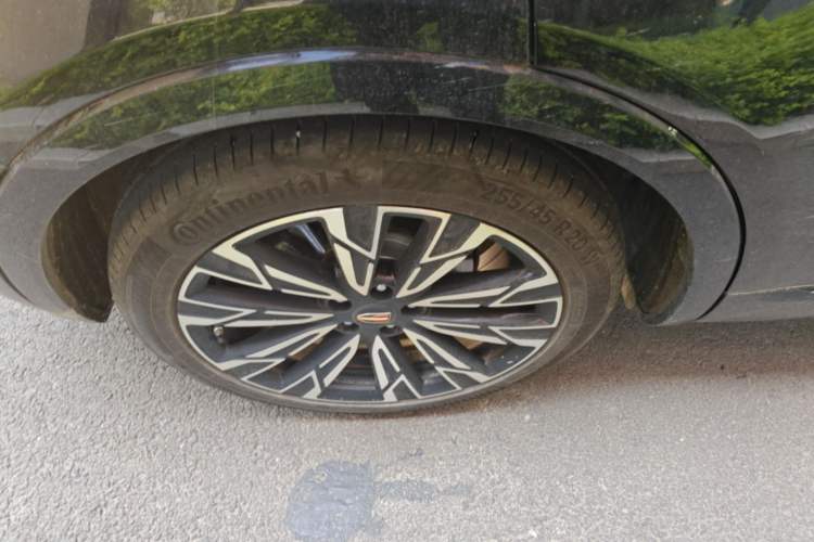 Used Hongqi HS5 2023 2.0T Four-Wheel Drive Flagship Pro Edition Right Rear Wheel Hub