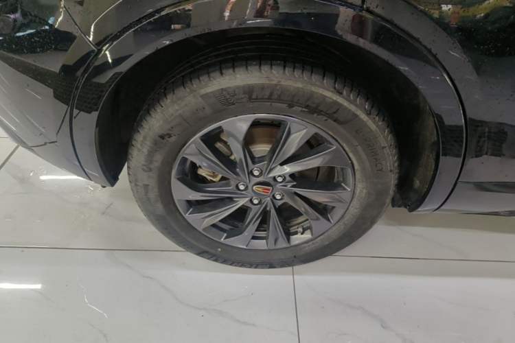 Used Hongqi HS5 2023 2.0T Qixiang Pro Edition Right Rear Wheel Hub
