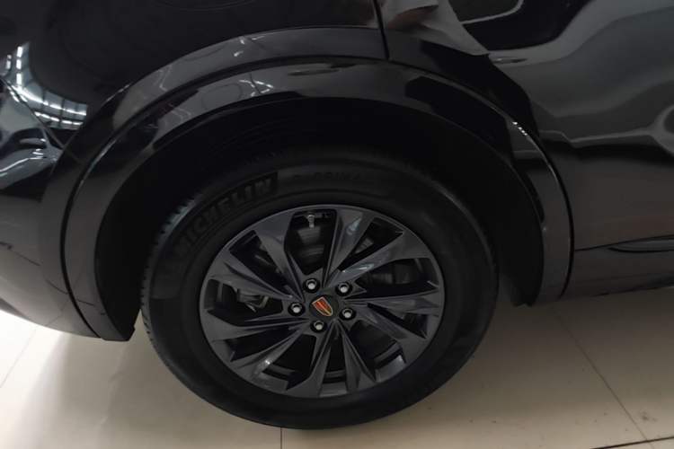 Used Hongqi HS5 2023 2.0T Qixiang Pro Edition Right Rear Wheel Hub