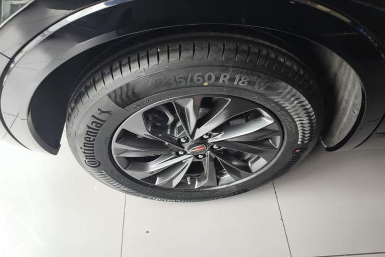 Used Hongqi HS5 2023 2.0T Qixiang Pro Edition Right Rear Wheel Hub