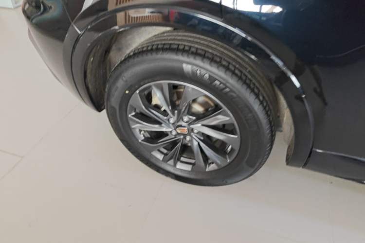 Used Hongqi HS5 2023 2.0T Qixiang Pro Edition Right Rear Wheel Hub