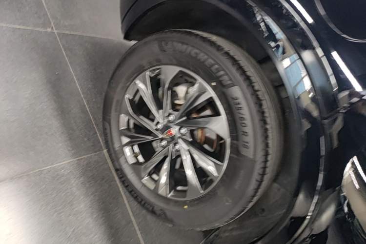 Used Hongqi HS5 2023 2.0T Qixiang Pro Edition Right Rear Wheel Hub