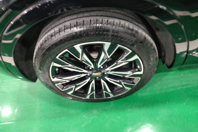 Used Hongqi HS5 2023 2.0T Four-Wheel Drive Flagship Pro Edition Right Rear Wheel Hub