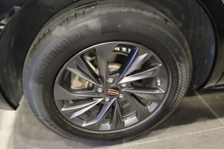 Used Hongqi HS5 2023 2.0T Qixiang Pro Edition Right Rear Wheel Hub