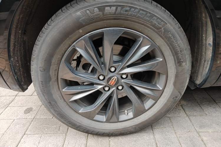 Used Hongqi HS5 2023 2.0T Qixiang Pro Edition Right Rear Wheel Hub