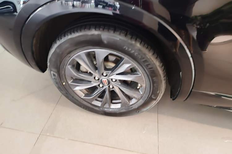 Used Hongqi HS5 2023 2.0T Qixiang Pro Edition Right Rear Wheel Hub