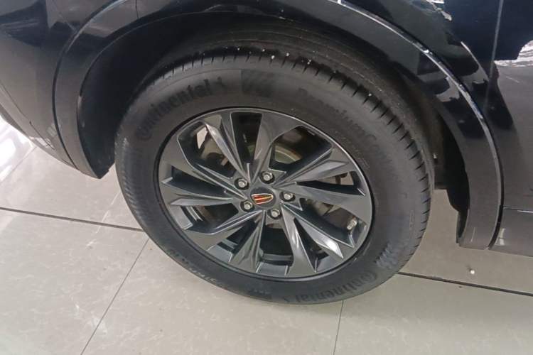 Used Hongqi HS5 2023 2.0T Qixiang Pro Edition Right Rear Wheel Hub