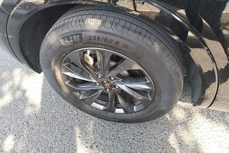Used Hongqi HS5 2023 2.0T Qixiang Pro Edition Right Rear Wheel Hub