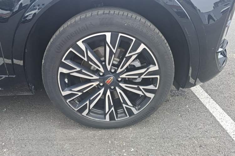 Used Hongqi HS5 2023 2.0T Four-Wheel Drive Flagship Pro Edition Right Rear Wheel Hub