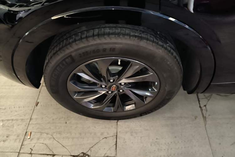 Used Hongqi HS5 2023 2.0T Qixiang Pro Edition Right Rear Wheel Hub