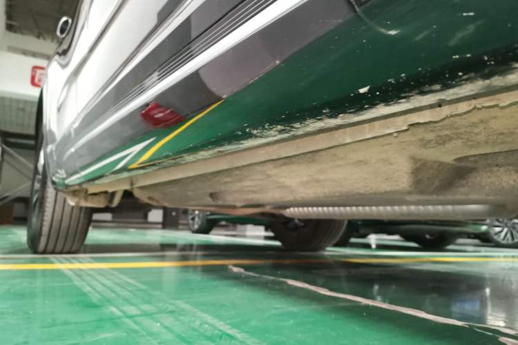 Used Hongqi HS5 2023 2.0T Qixiang Pro Edition Right Side Sill