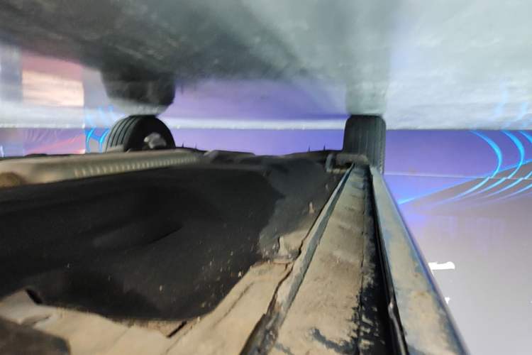 Used Hongqi HS5 2023 2.0T Qixiang Pro Edition Right Side Sill
