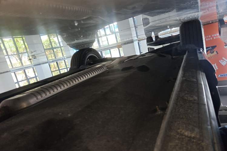 Used Hongqi HS5 2023 2.0T Qixiang Pro Edition Right Side Sill