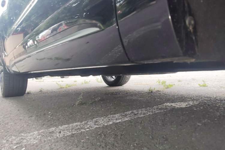 Used Hongqi HS5 2023 2.0T Four-Wheel Drive Flagship Pro Edition Right Side Sill