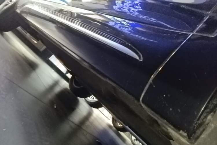Used Hongqi HS5 2023 2.0T Qixiang Pro Edition Right Side Sill