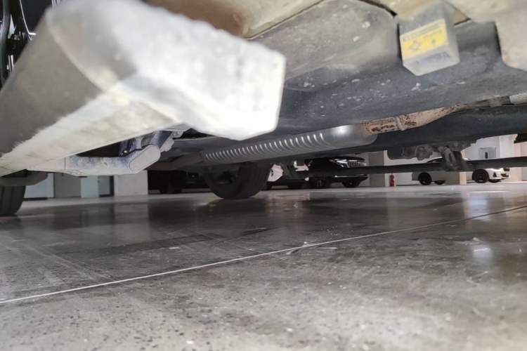 Used Hongqi HS5 2023 2.0T Four-Wheel Drive Flagship Pro Edition Right Side Sill