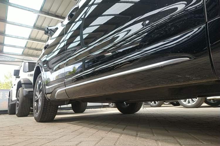 Used Hongqi HS5 2023 2.0T Qixiang Pro Edition Right Side Sill