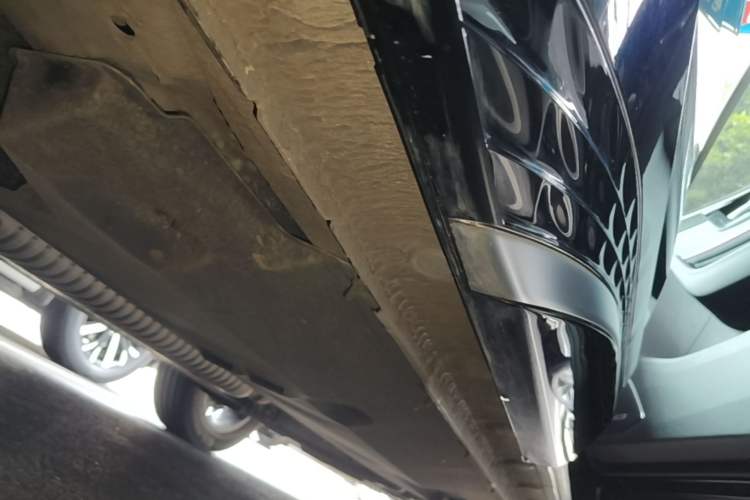 Used Hongqi HS5 2023 2.0T Qixiang Pro Edition Right Side Sill