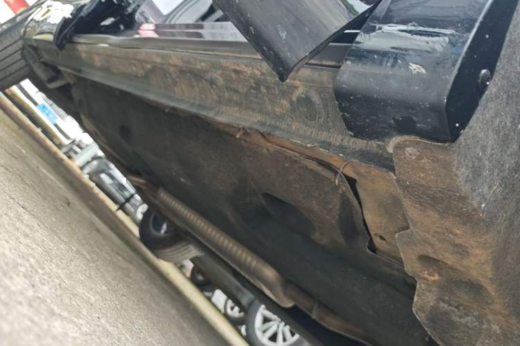 Used Hongqi HS5 2023 2.0T Qixiang Pro Edition Right Side Sill