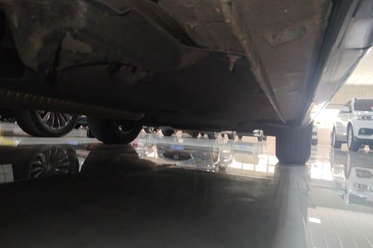 Used Hongqi HS5 2023 2.0T Qixiang Pro Edition Right Side Sill