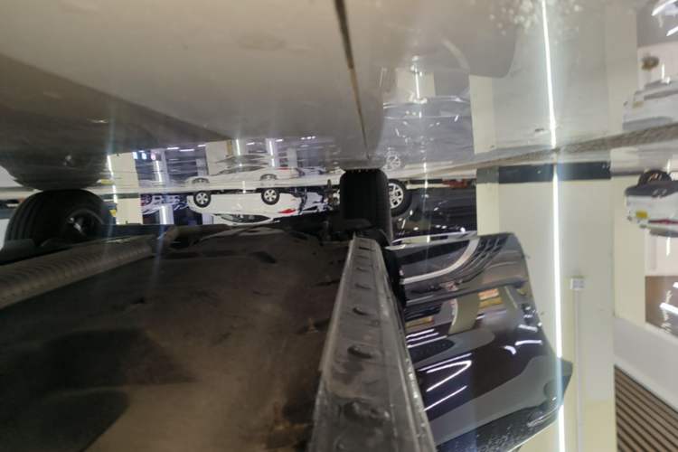 Used Hongqi HS5 2023 2.0T Qixiang Pro Edition Right Side Sill