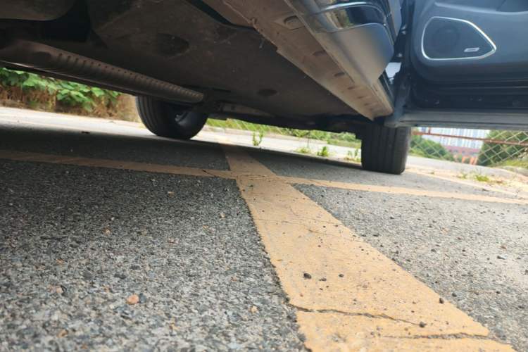 Used Hongqi HS5 2023 2.0T Four-Wheel Drive Flagship Pro Edition Right Side Sill