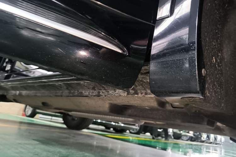 Used Hongqi HS5 2023 2.0T Qixiang Pro Edition Right Side Sill
