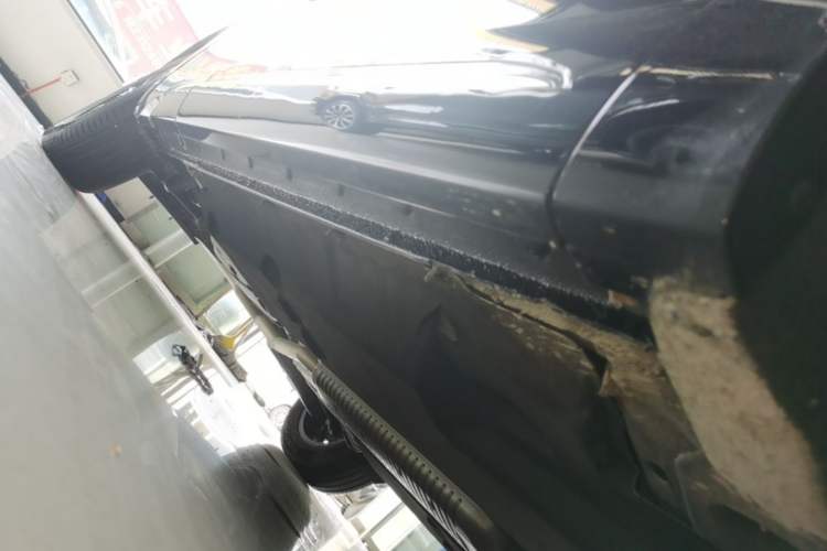 Used Hongqi HS5 2023 2.0T Qixiang Pro Edition Right Side Sill
