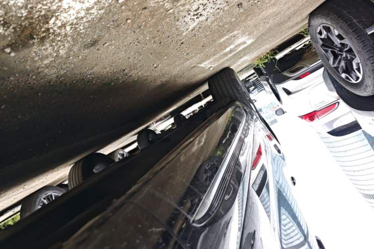 Used Hongqi HS5 2023 2.0T Qixiang Pro Edition Right Side Sill